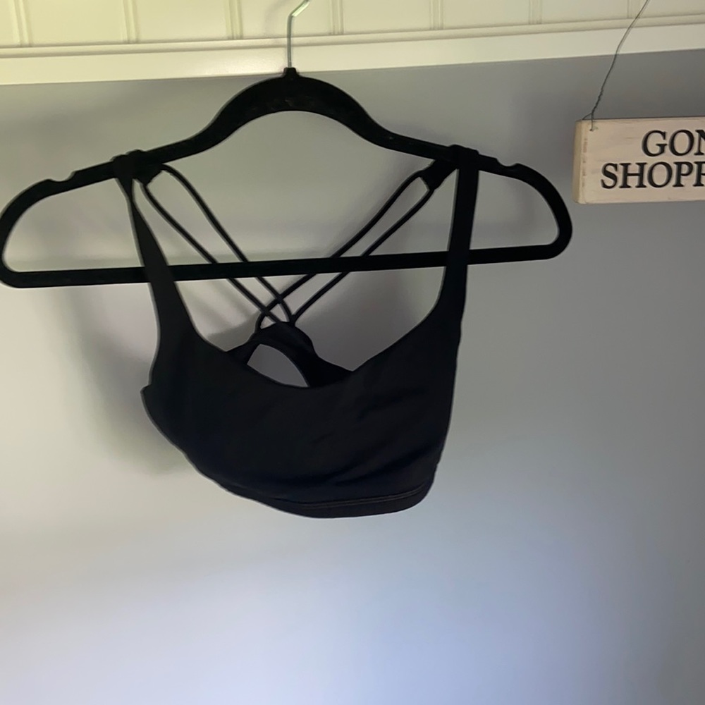 Lululemon Free to be bra